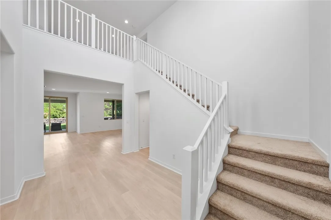 29644 Bonneville Court, Winchester, California 92596 home-pic-11